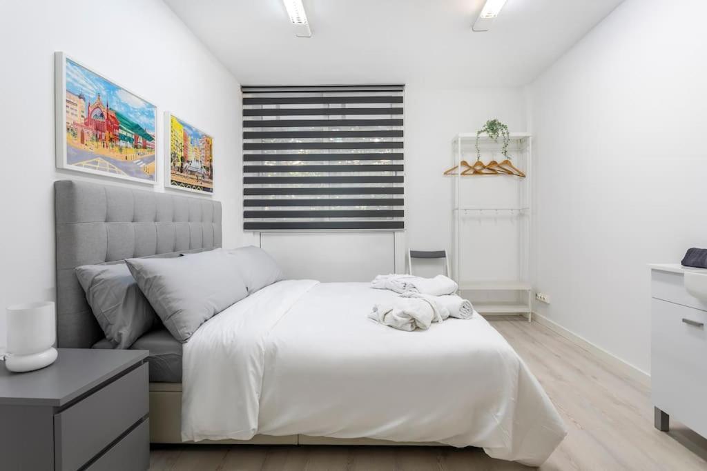 Piso En Zona Exclusiva Calle Colon Valencia Eksteriør billede
